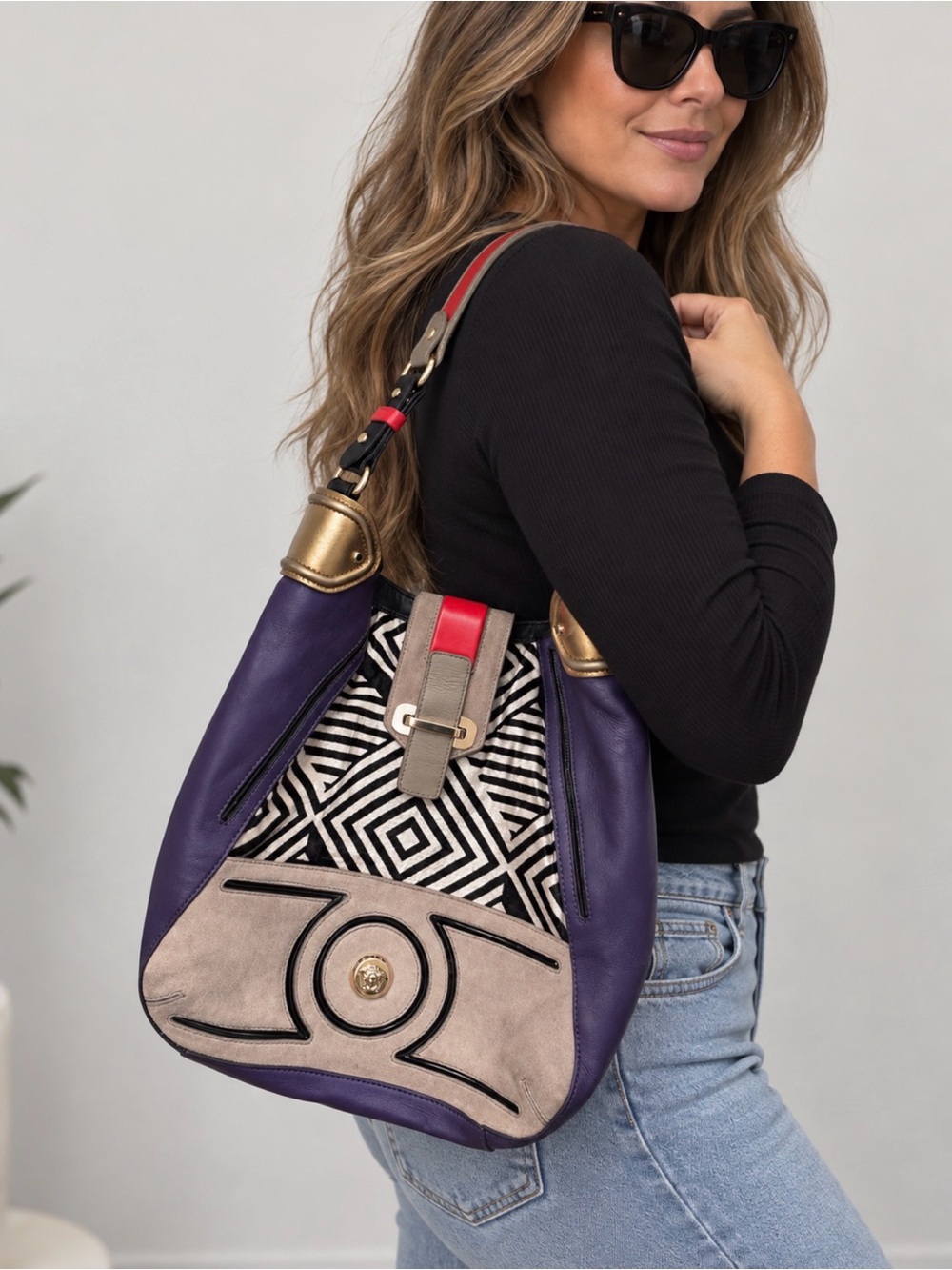 🇮🇹Vintage Versace Purple Leather Geometric Medusa Shoulder Bag Made🇮🇹authentic